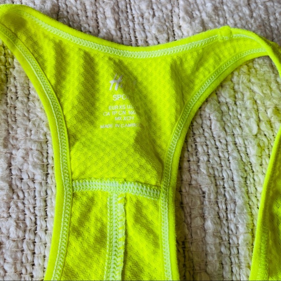 H&M Sport Neon Yellow Printed Racer Back Mesh Tank w Elastic Bottom Size XS - Picture 3 of 5